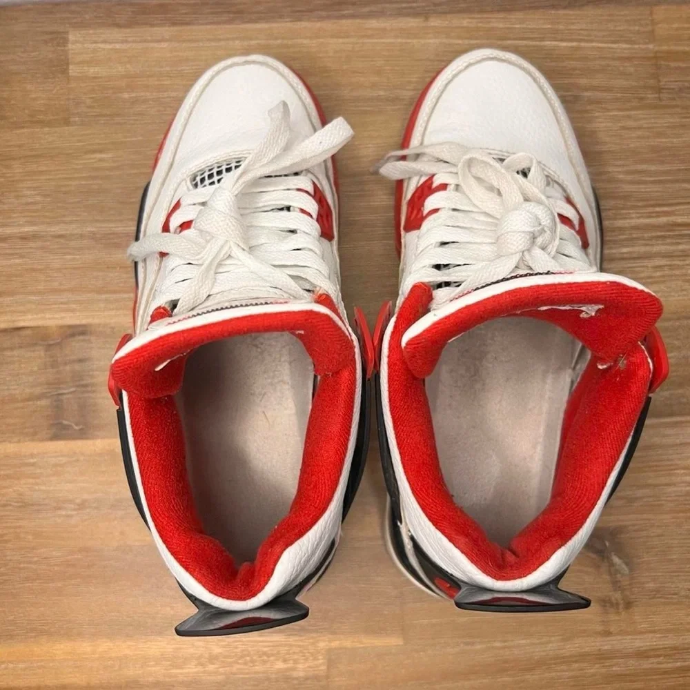 Size 5.5 (GS)‎ - Jordan 4 Retro OG 2020 Low Fire Red